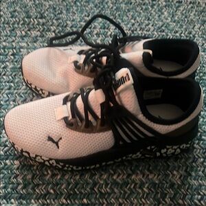 Puma Black and White Athletic Shoes with Modern Design